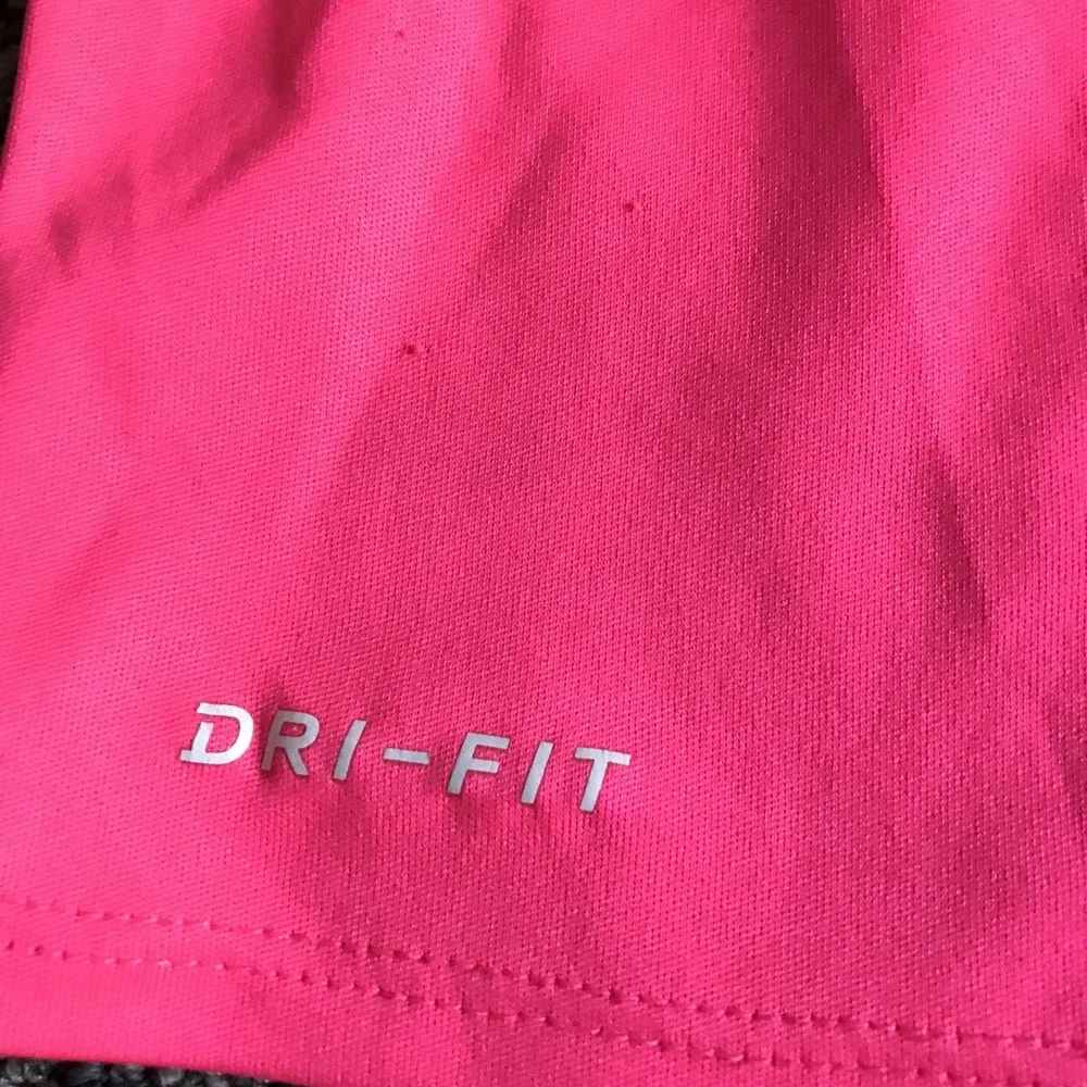 Nike YOUTh Size 6 Large Pink T-Shirt‎